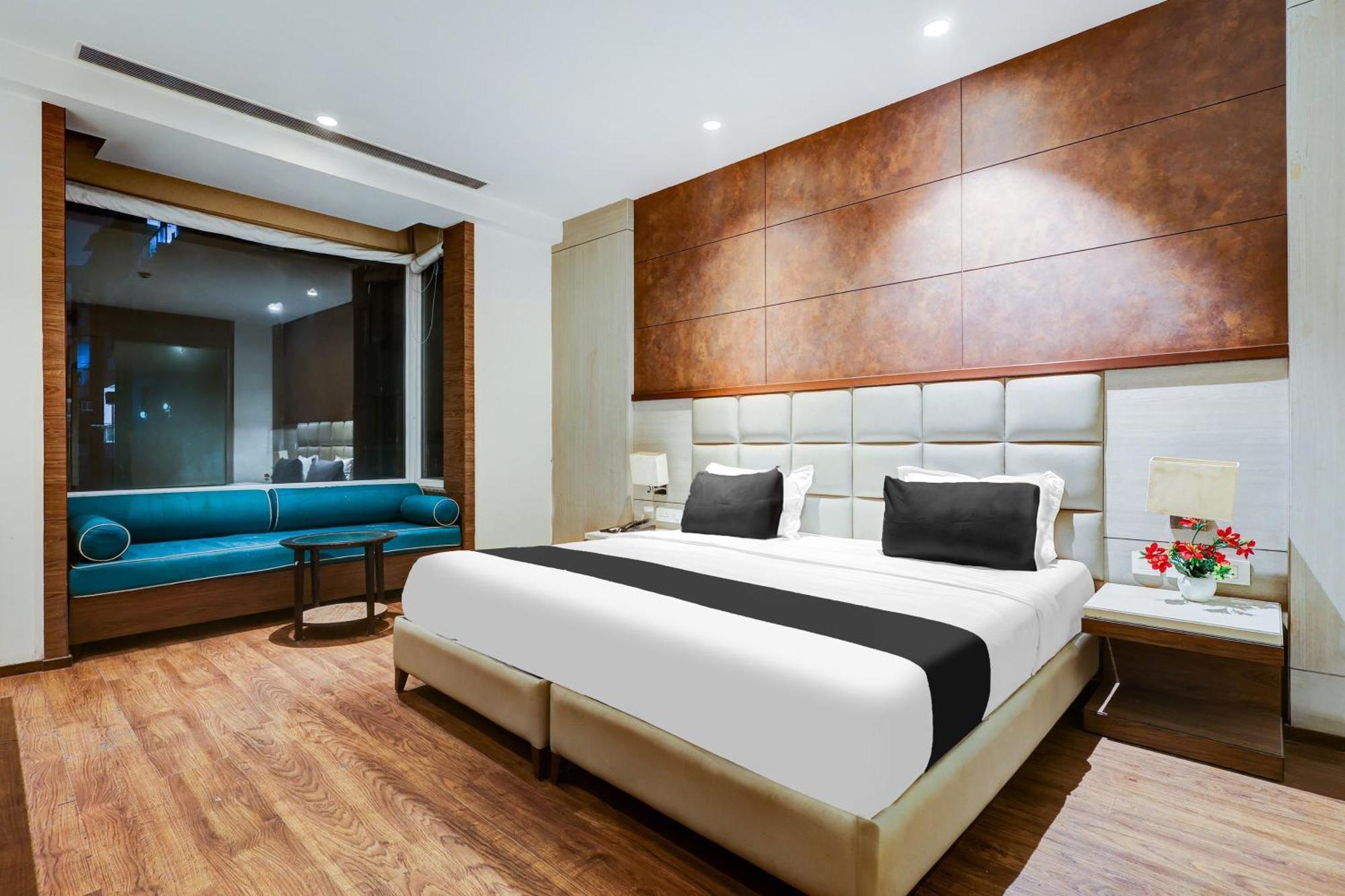 ניו דלהי Super Townhouse Chhatarpur Near Metro Park מראה חיצוני תמונה